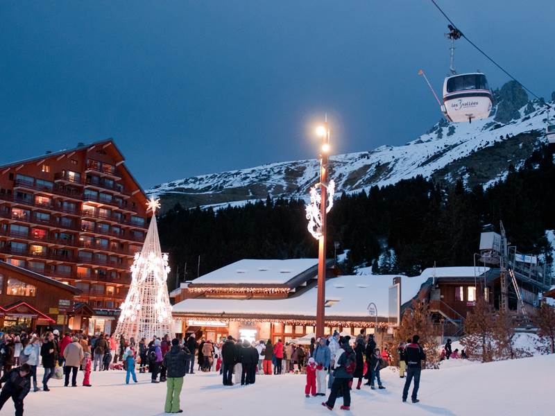 Busy street in Meribel at Christmas