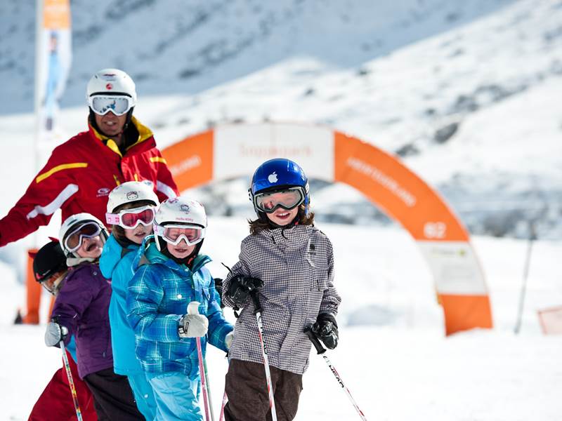 family ski lesson